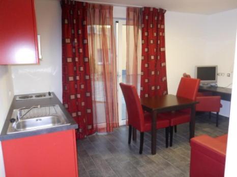 Apparthotel Belle Vue La Louviere Bagian luar foto
