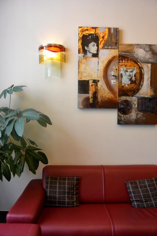 Apparthotel Belle Vue La Louviere Bagian luar foto
