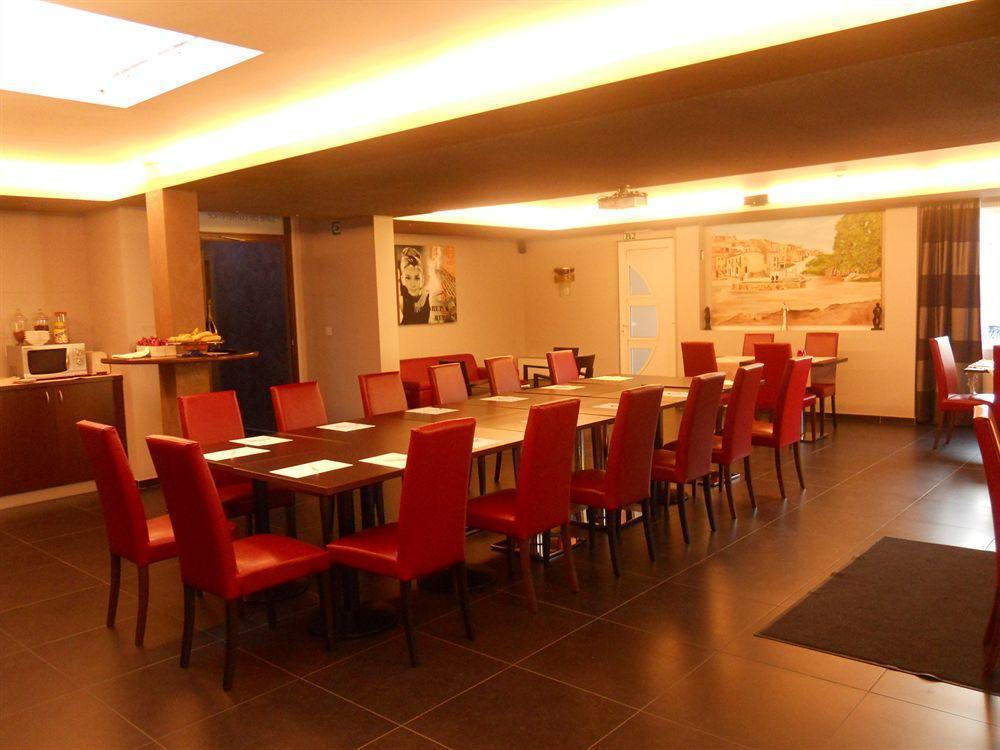 Apparthotel Belle Vue La Louviere Bagian luar foto