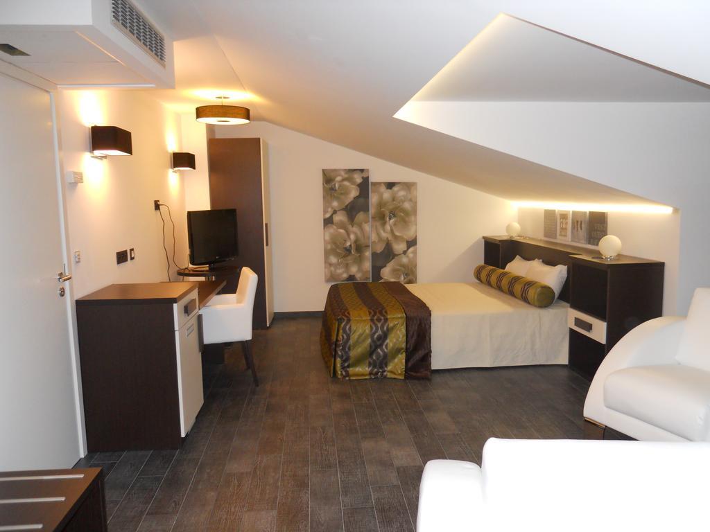 Apparthotel Belle Vue La Louviere Bagian luar foto
