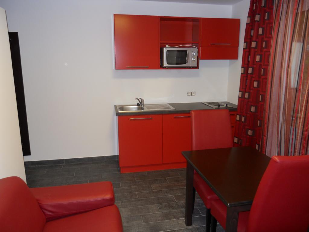 Apparthotel Belle Vue La Louviere Bagian luar foto