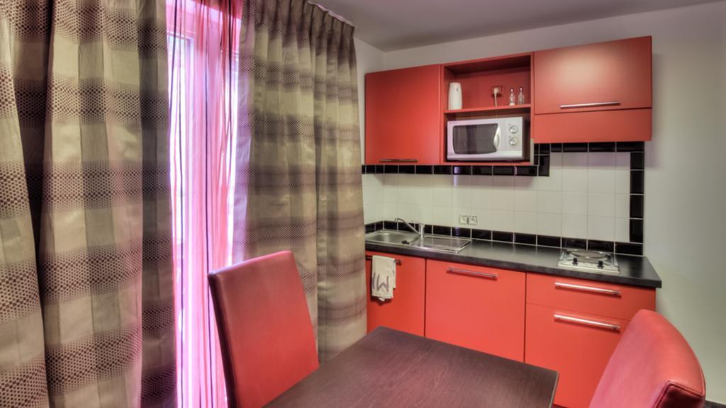 Apparthotel Belle Vue La Louviere Bagian luar foto