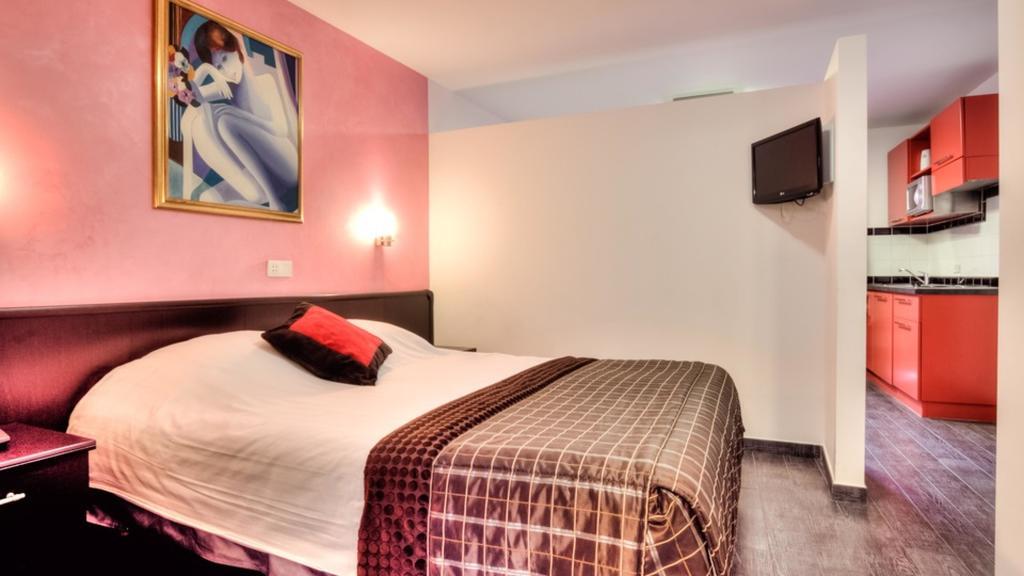 Apparthotel Belle Vue La Louviere Bagian luar foto