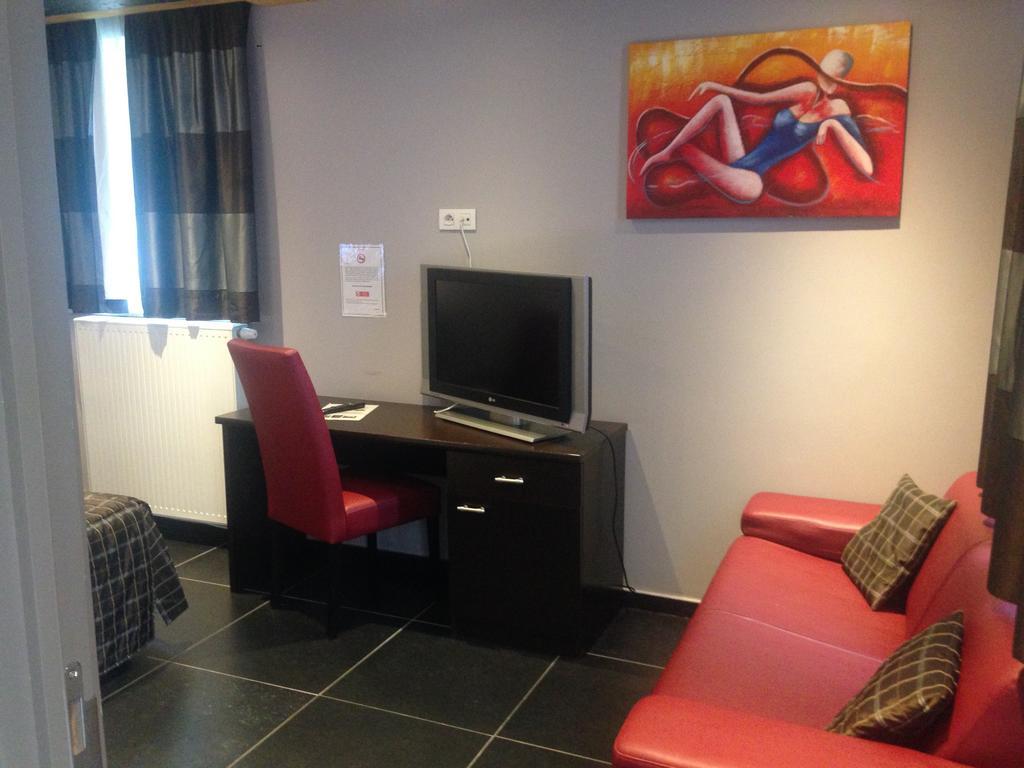 Apparthotel Belle Vue La Louviere Bagian luar foto